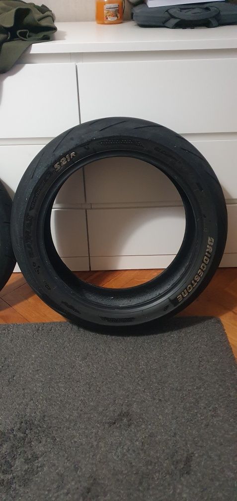 Opony Bridgestone battlax S21