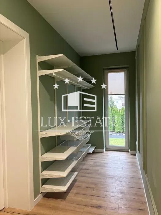 Аренда современного дома с бассейном в КГ «Золоче Прованс»