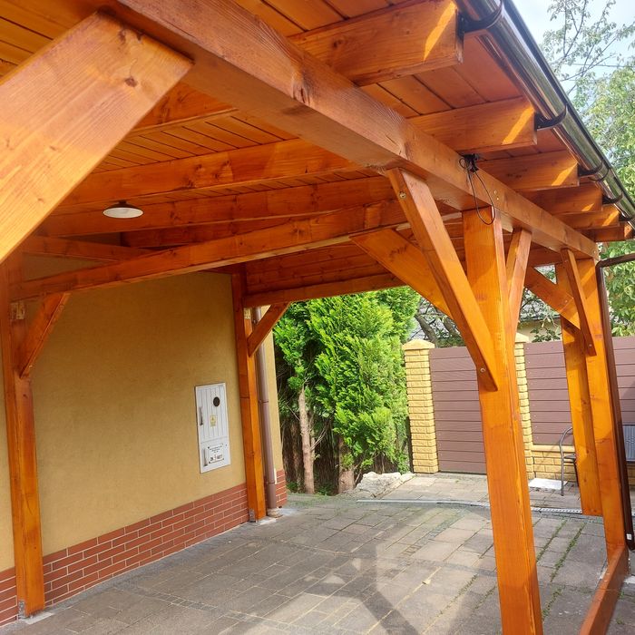 Drewniane wiaty samochodowe, zadaszenia, tarasy, altany z drewna KVH