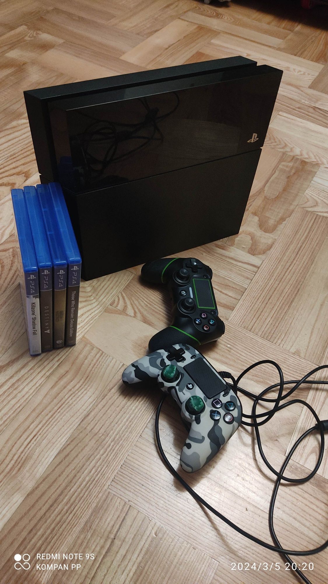 Sony Playstation 4 zestaw gry i dwa pady Zamiana