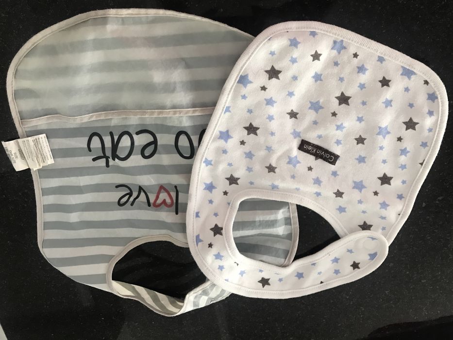 Dwa śliniaki, calvin klein