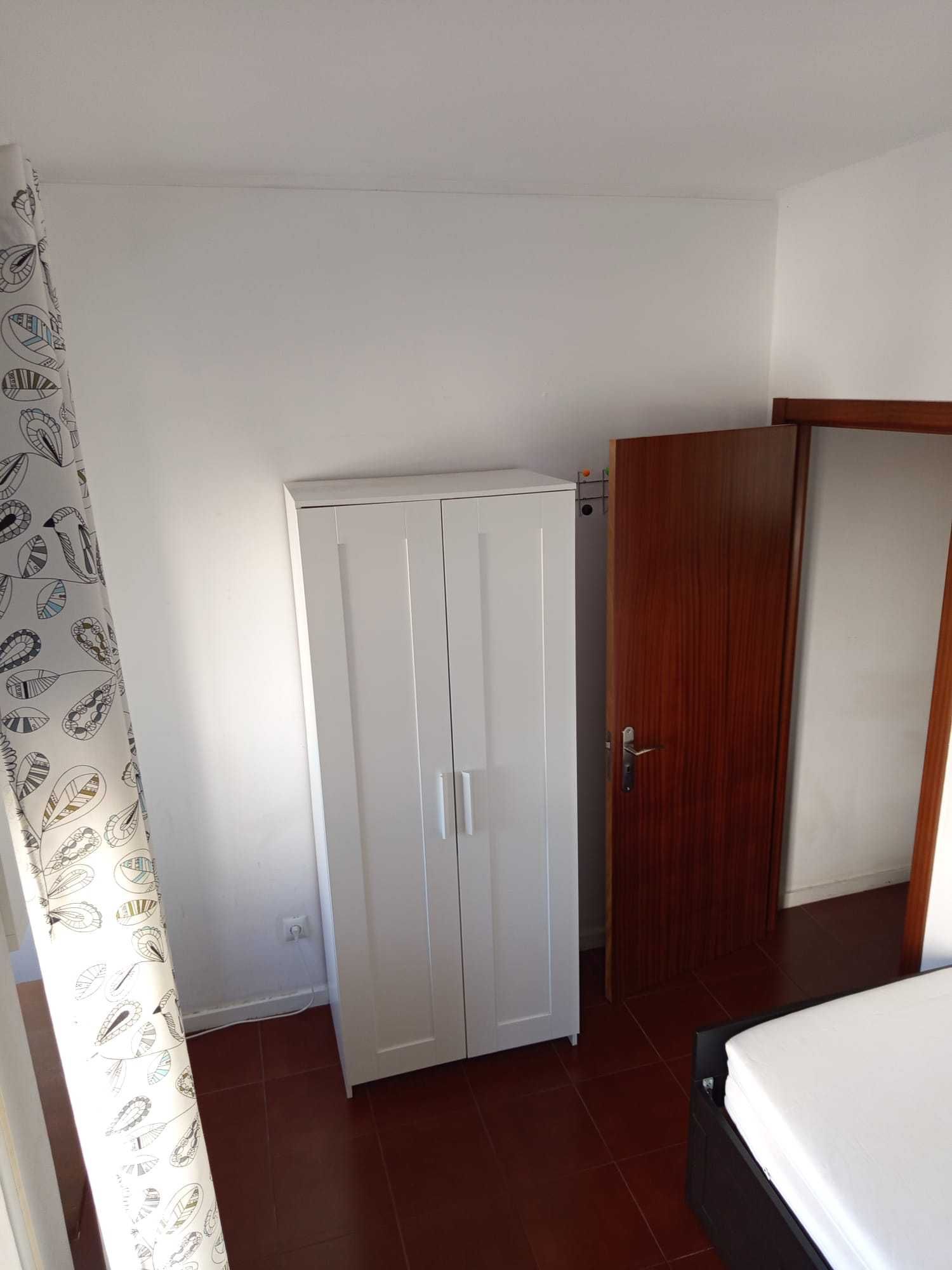 Quarto para menina estudante