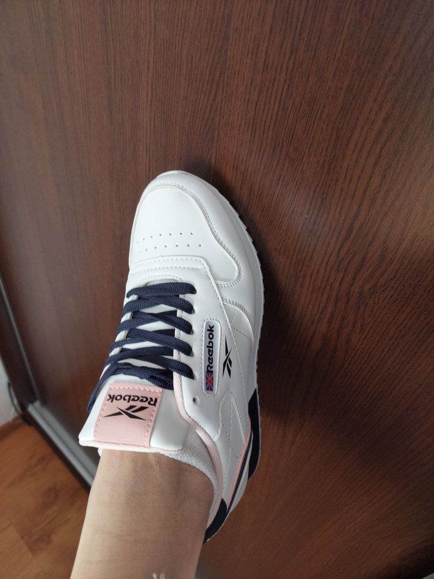 Prze piękne buty damskie sportowe Reebok Hit