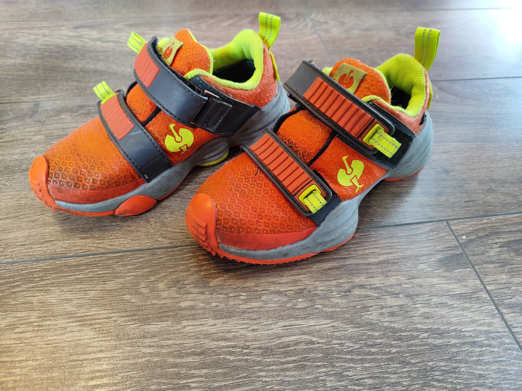 Buty dla chłopca rozm 30 firmy Strauss