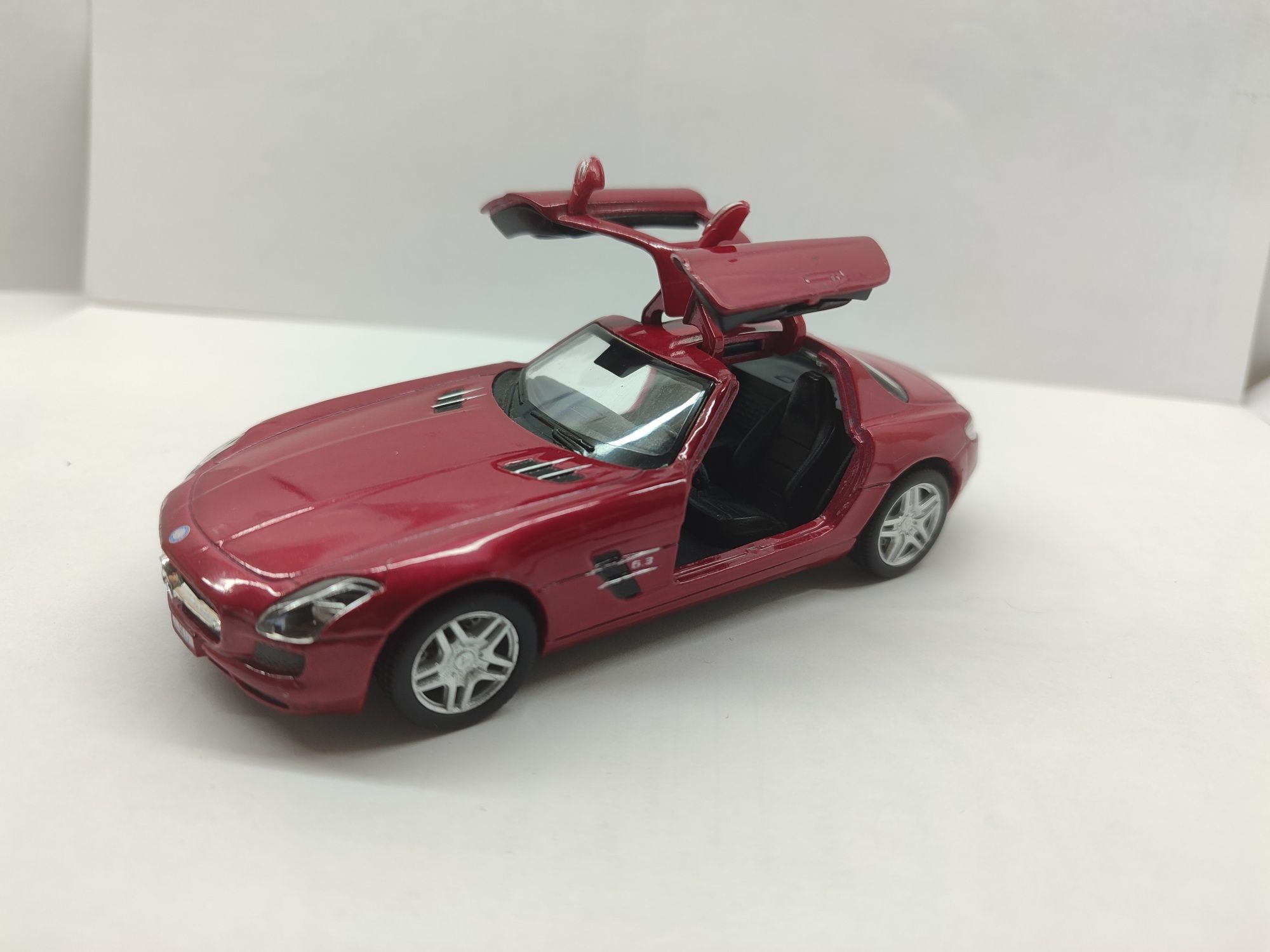 Машинка Kinsmart Mersedes-Benz SLS AMG KT5349W