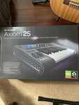 Axiom 25 M-audio. Midi клавіатура.