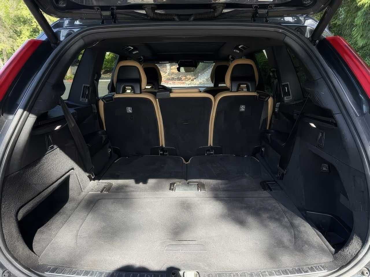 2017 Volvo XC90 T6 Momentum
