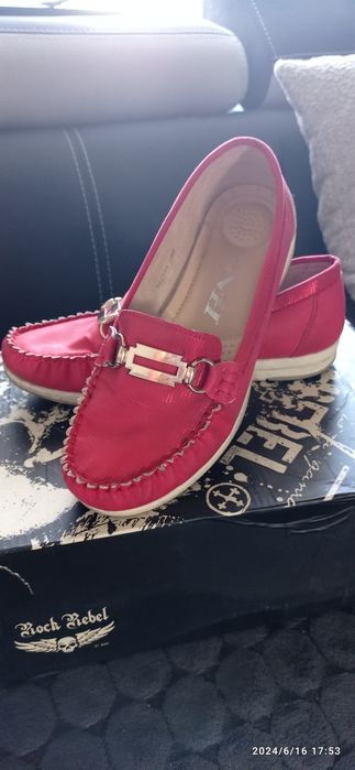 Sprzedam. Buty czerwone