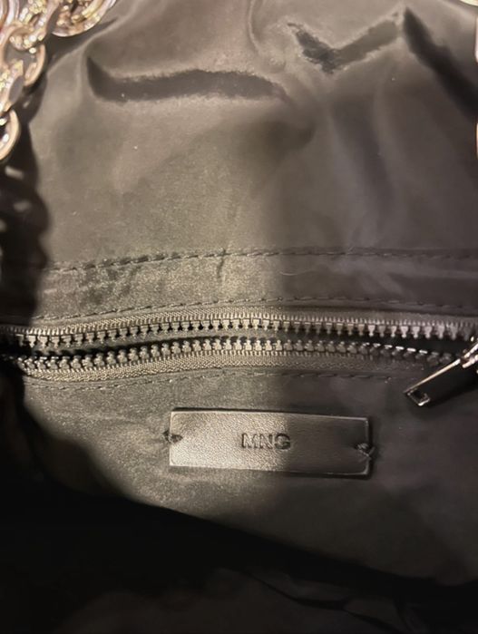 Carteira preta pequena