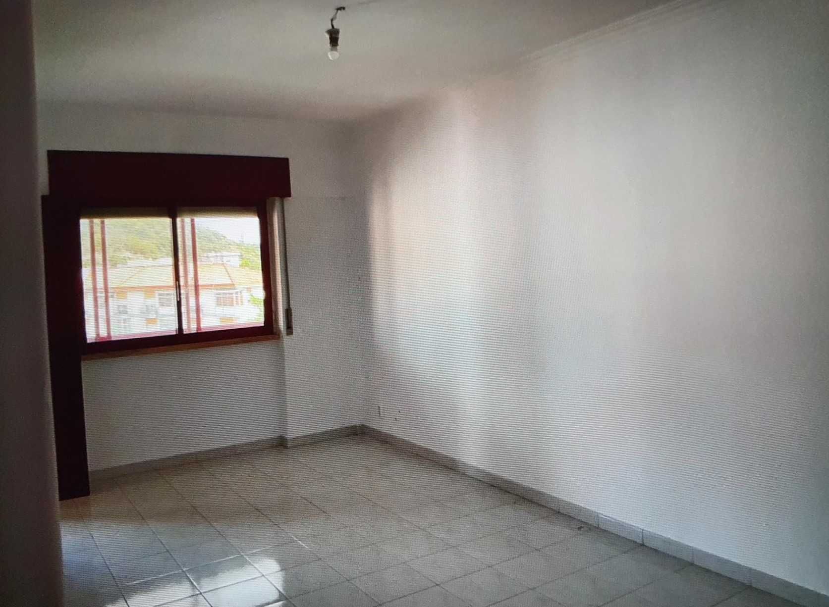 Arrenda-se apartamento T2 localizado na Apelação, Loures