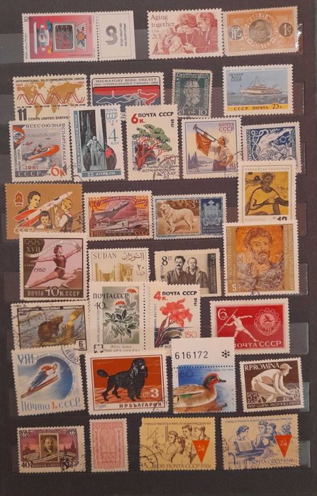 Zestaw zagranicznych znaczków pocztowych