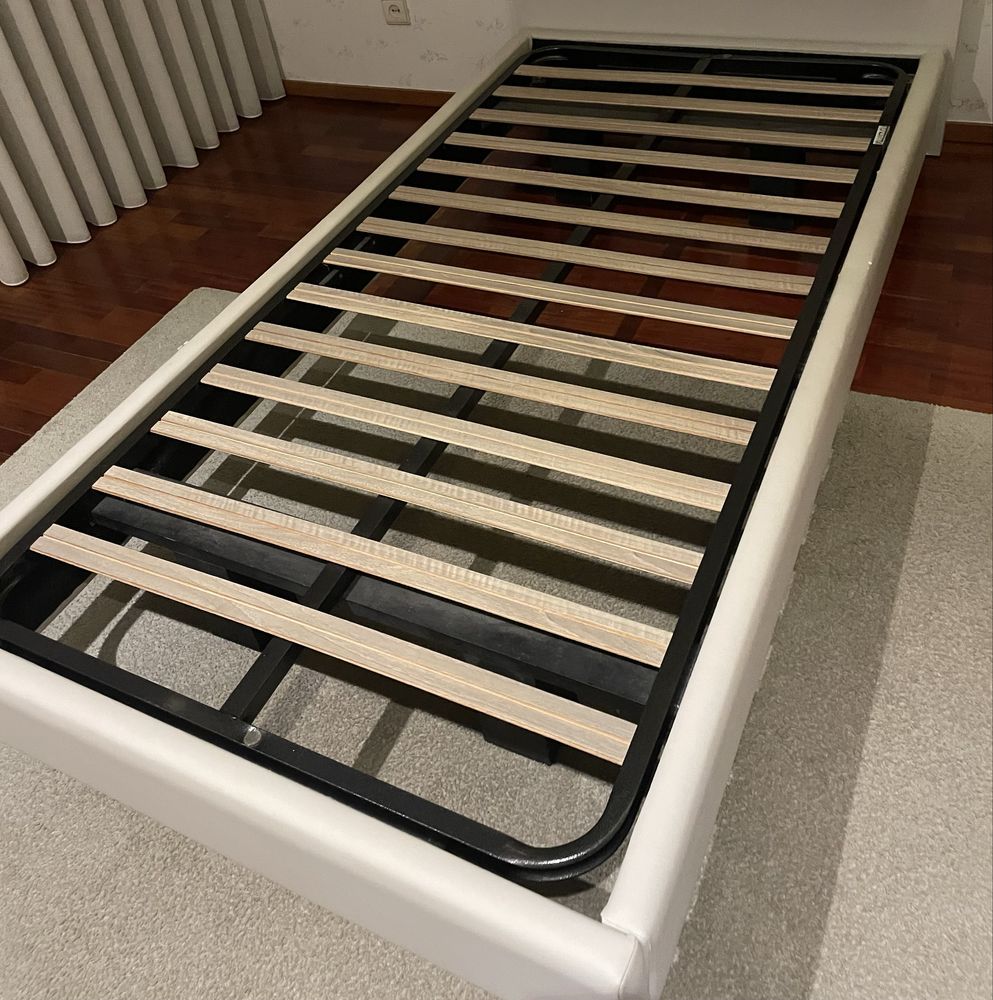 Cama individual moderna - Antarte