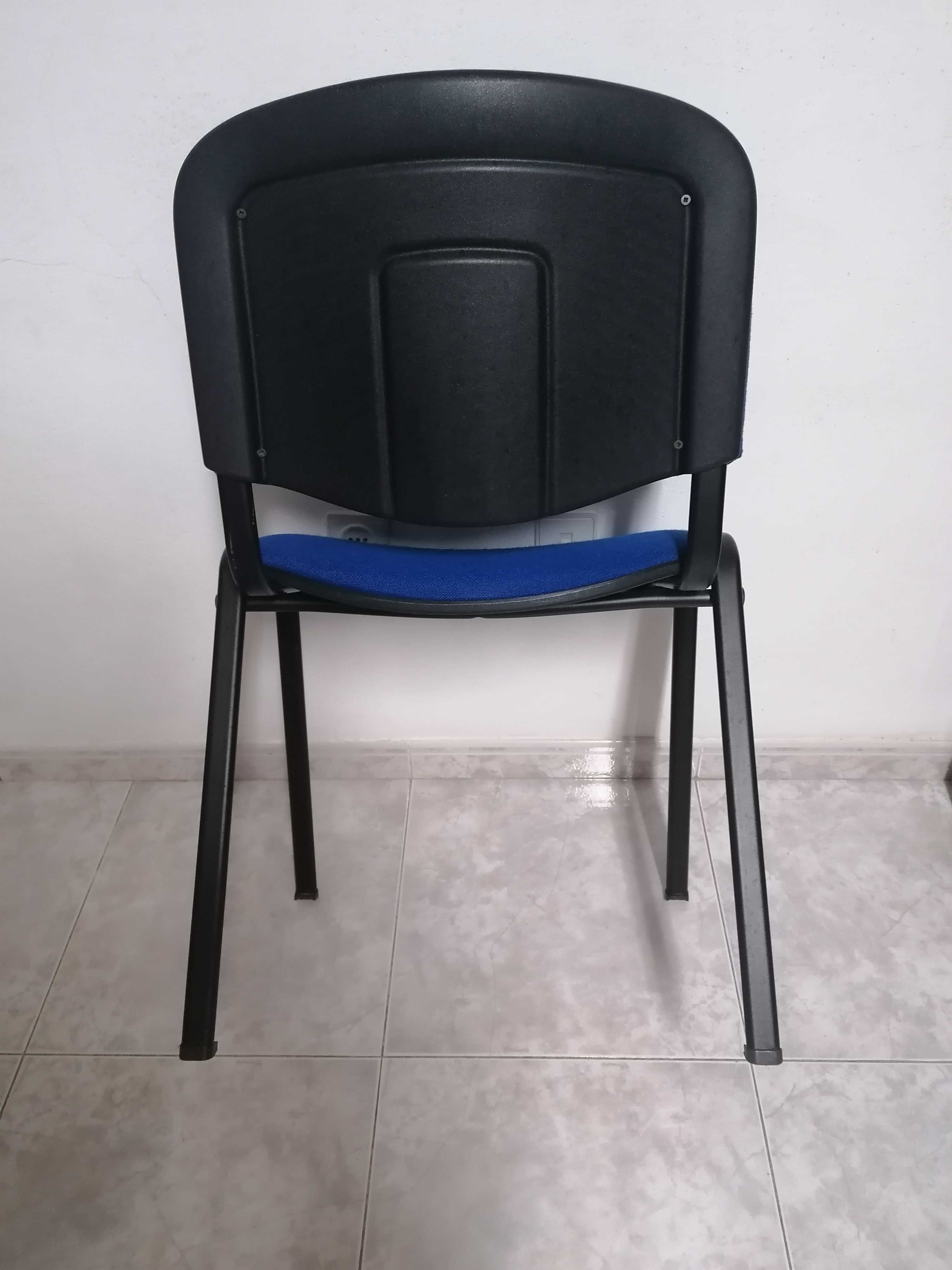 Cadeiras em tecido
