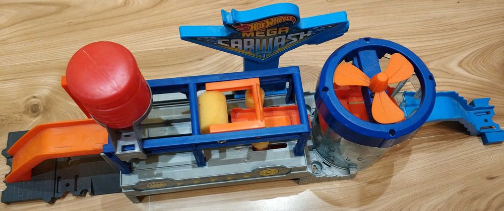 Hot Wheels Mega Myjnia Samochodowa