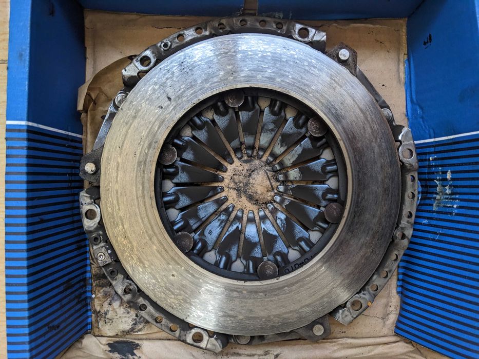 Маховик і комплект зчеплення audi a4b8