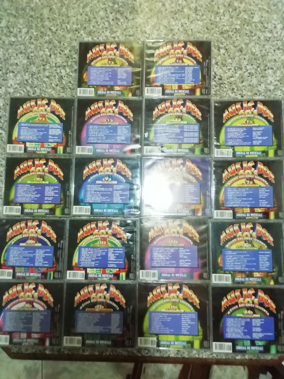 CD'S de músicas.