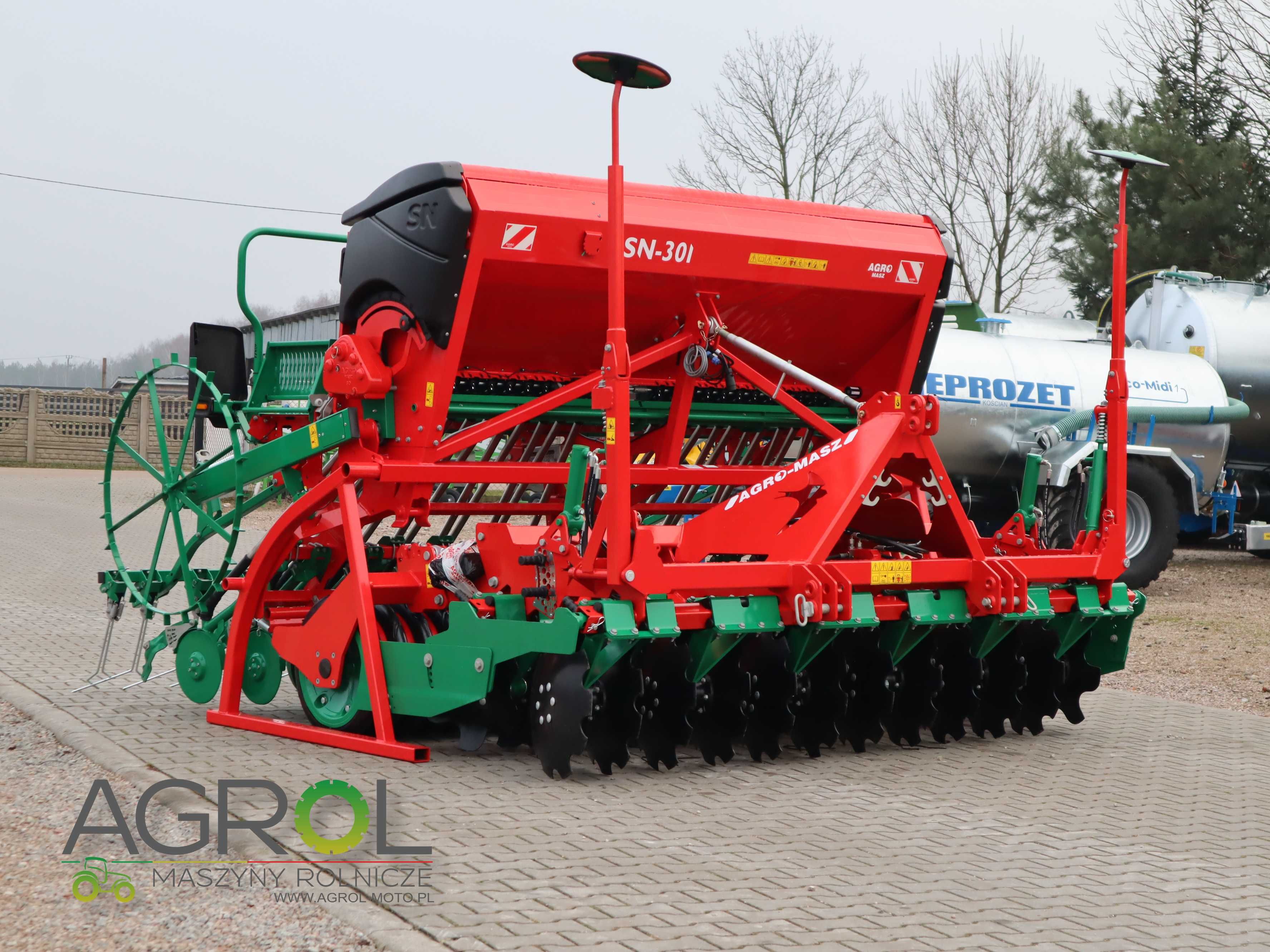 Siewnik Zbożowy stopkowy TALERZOWY nabudowany  Agro Masz SR 301