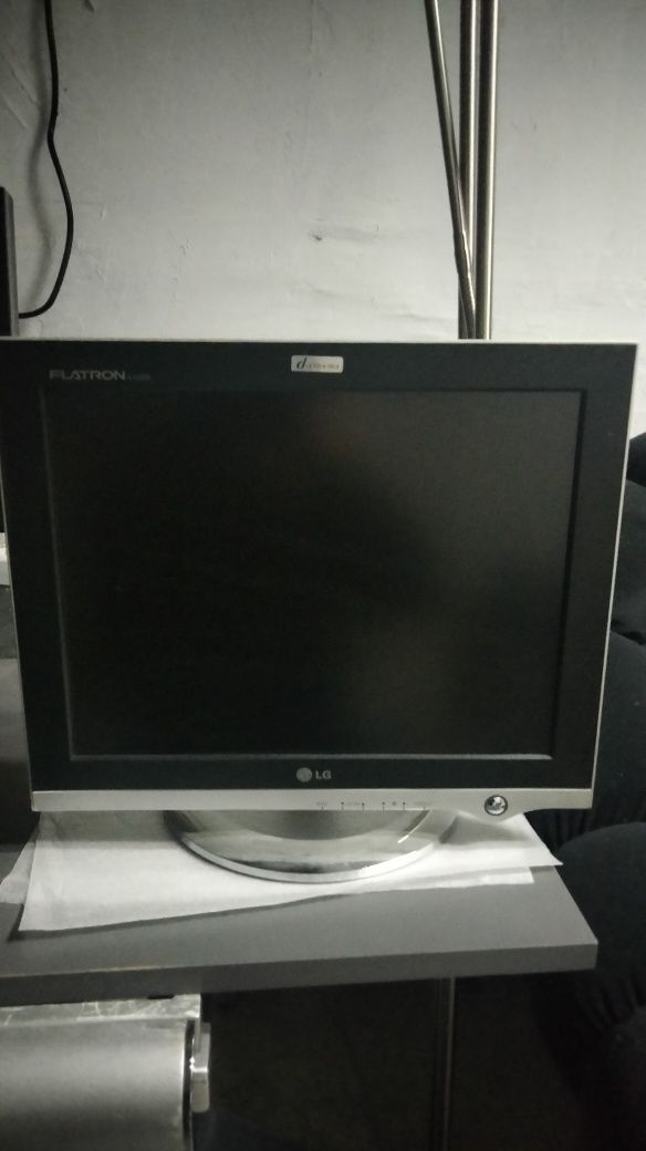 Монітор  LG                    .