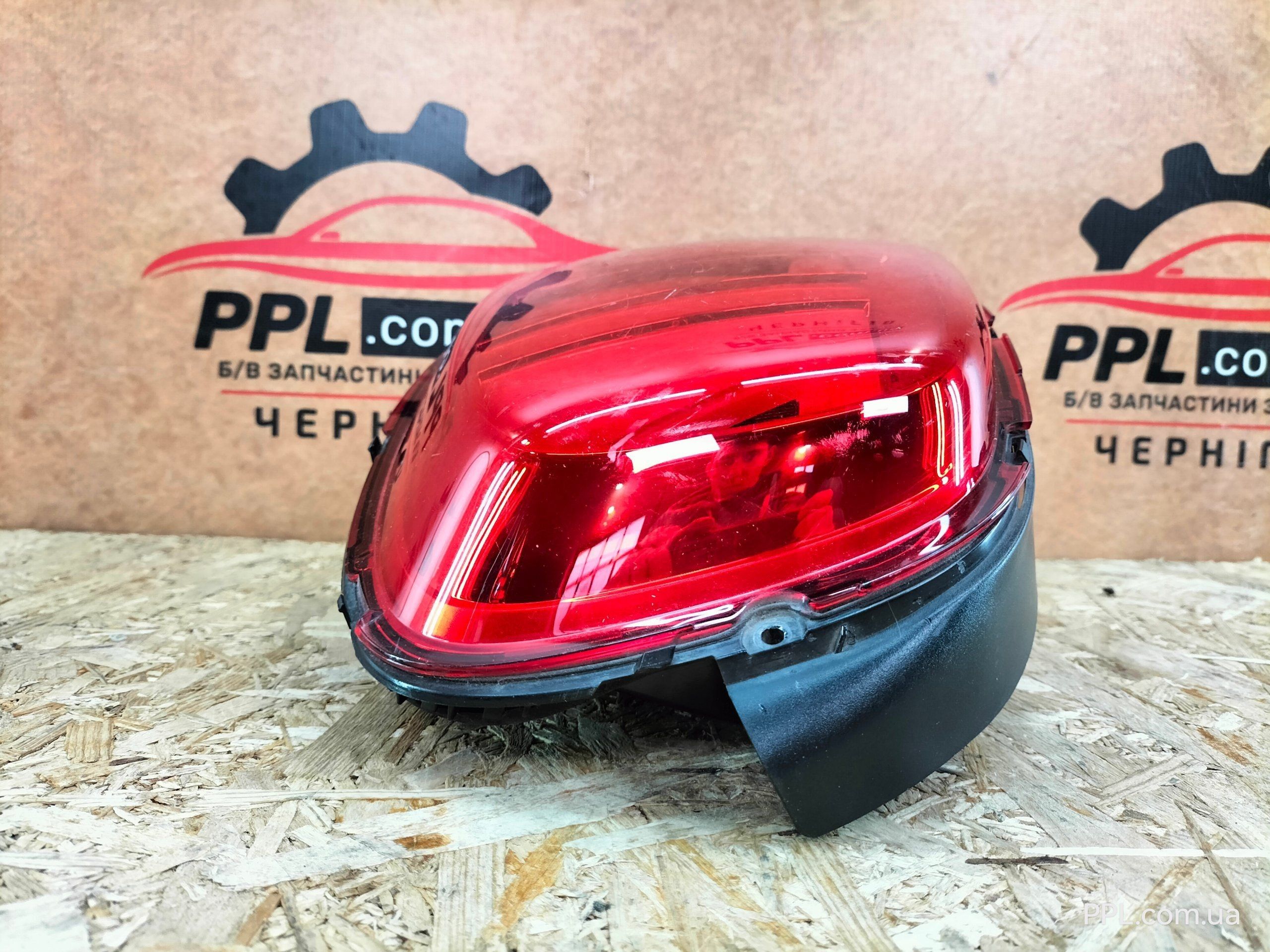 MINI Cooper F55 F56 18-23 рестайлинг Фонарь задний правый 7435134-04