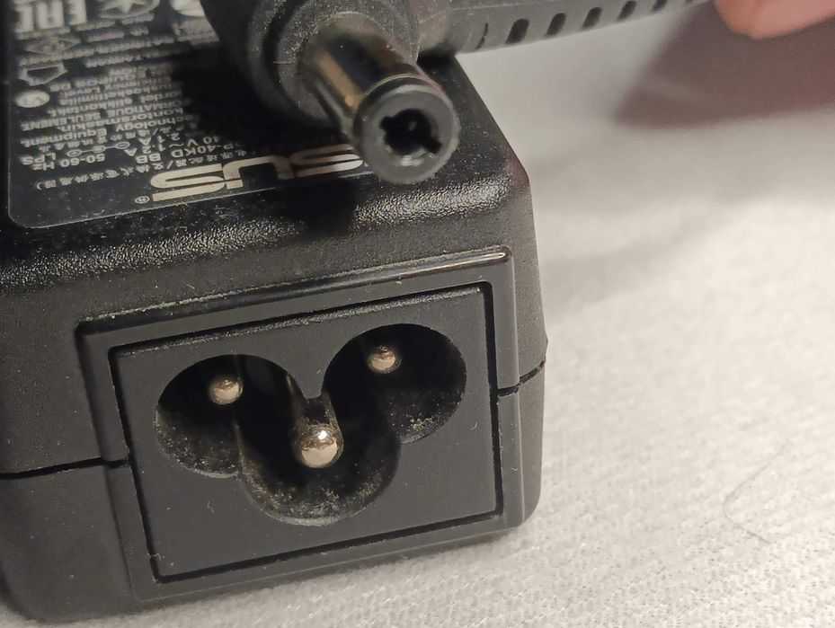 Блок живлення зарядне до ноутбука нетбука ASUS 19V 2.1A (5.5×2.5мм)