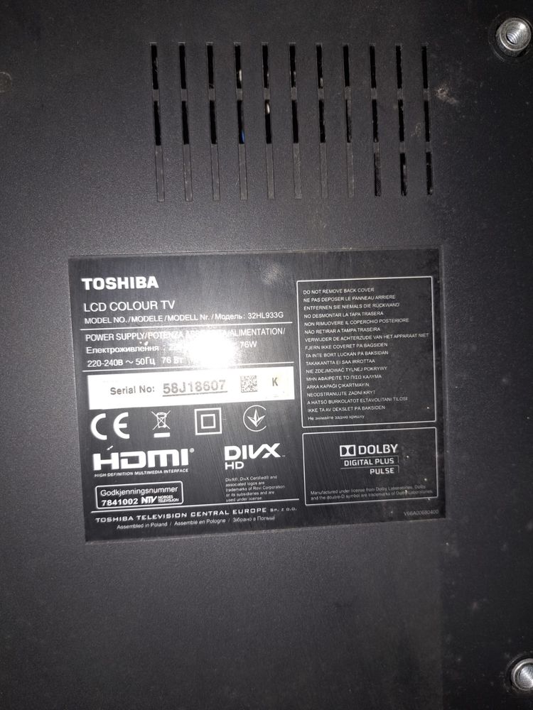 Tv toshiba 32 “. Com comando