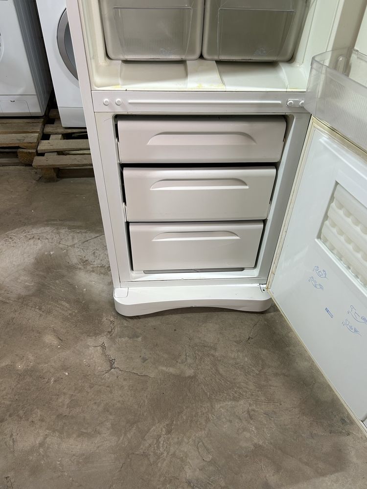 Двухкамерный холодильник Indesit C138G.016.Высота 185 см!