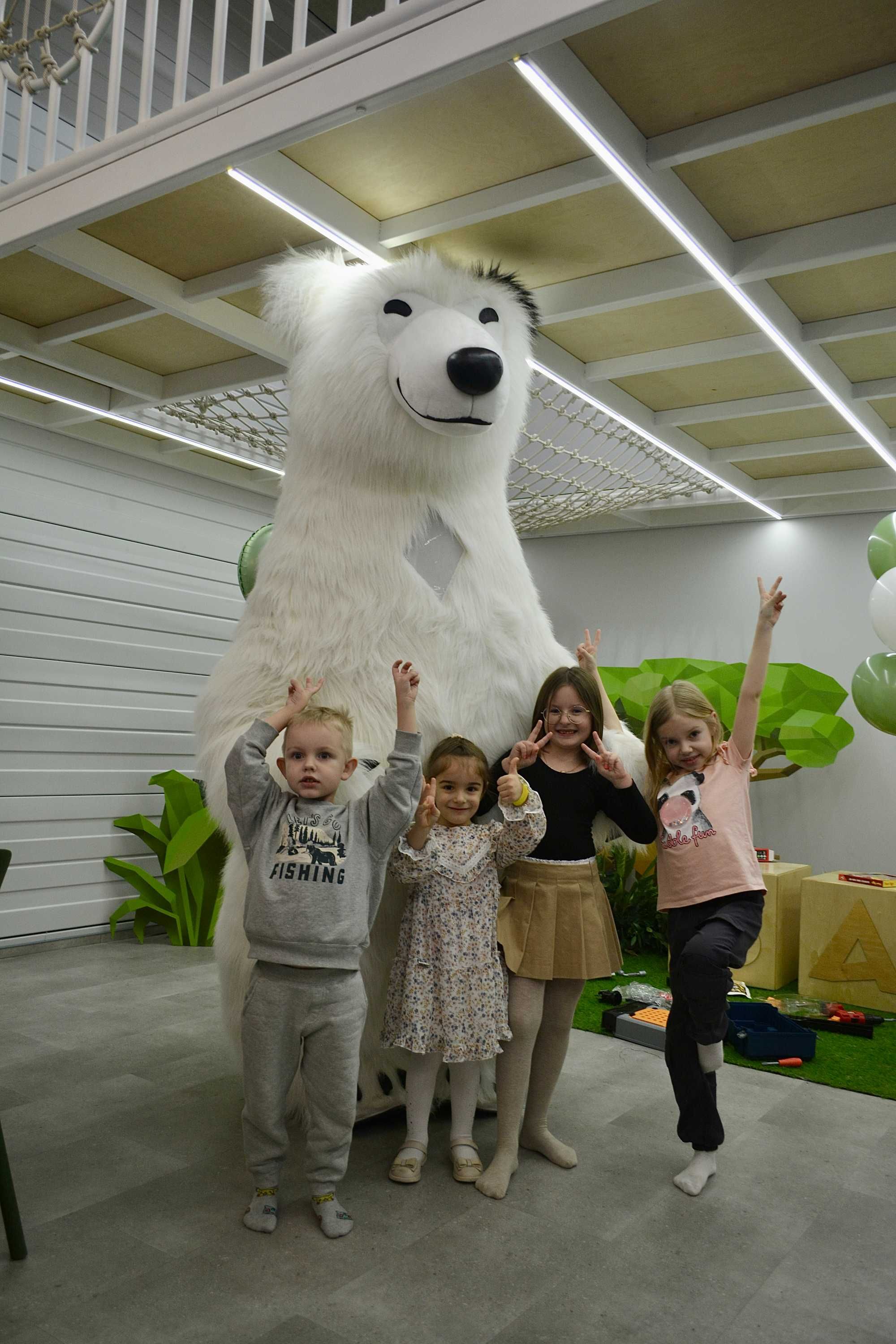 Білий ведмідь Луцьк, привітання в Луцьку, аніматор, ростова лялька
