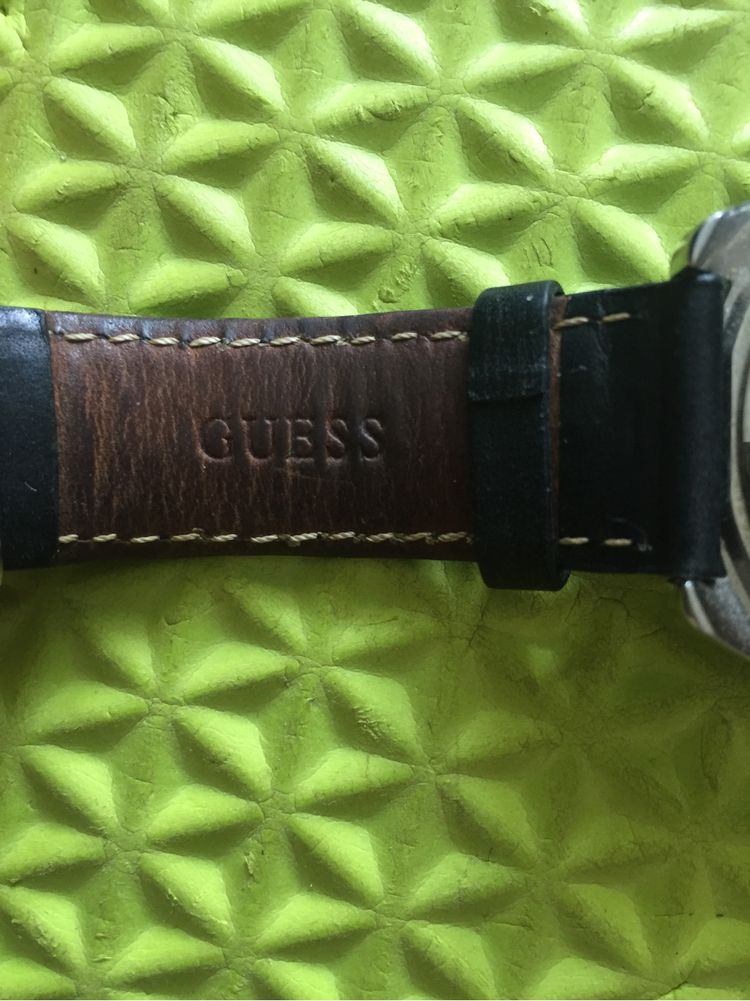 Часы Guess женские