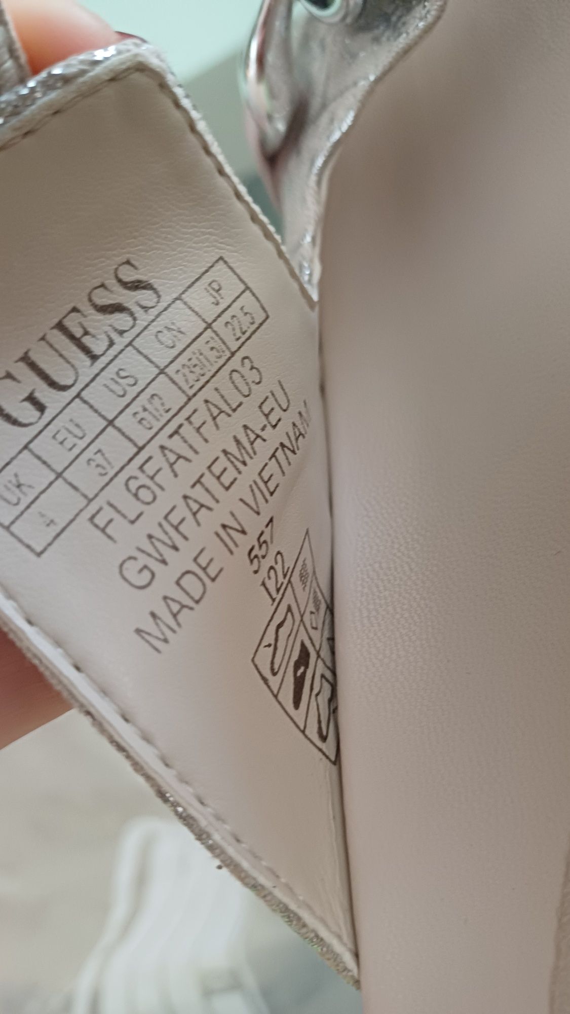 Sandálias marca guess