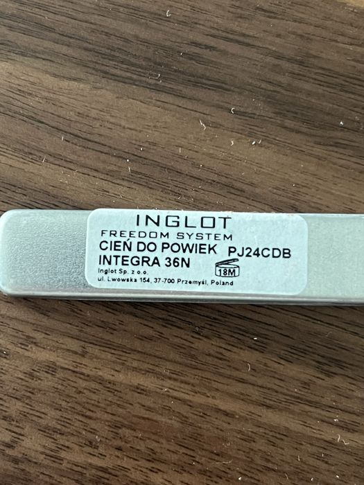 Inglot szary cien do powiek