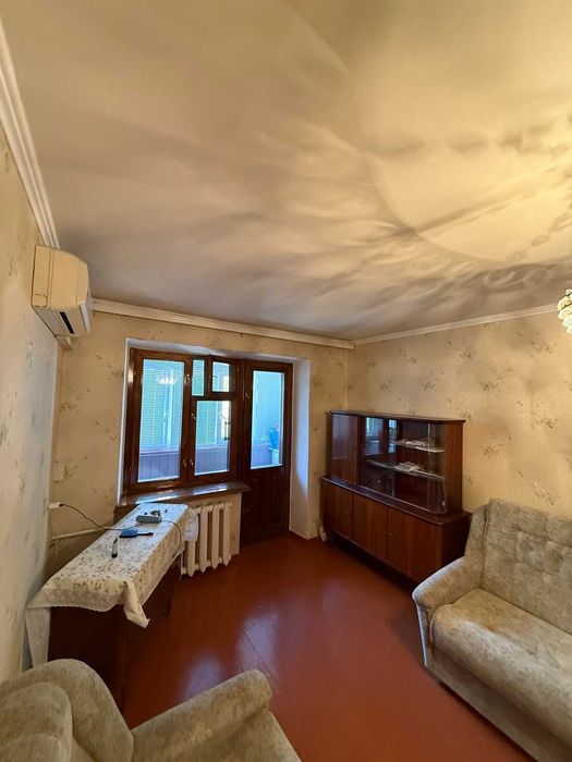 Продается 1 комнатная квартира. Центр. Славянск.