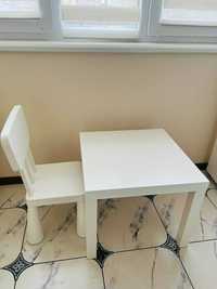 Продається комплект столик та стілець Ikea