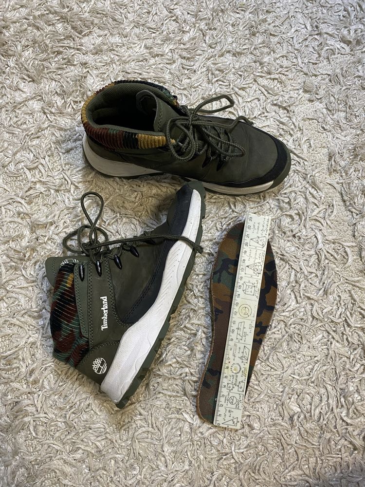 Кросы/боты/ Timberland на мальчика оригинал 35 размер