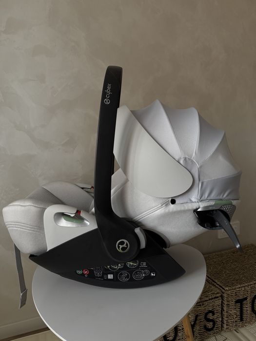 Автокрісло Cybex Cloud T i-Size Plus