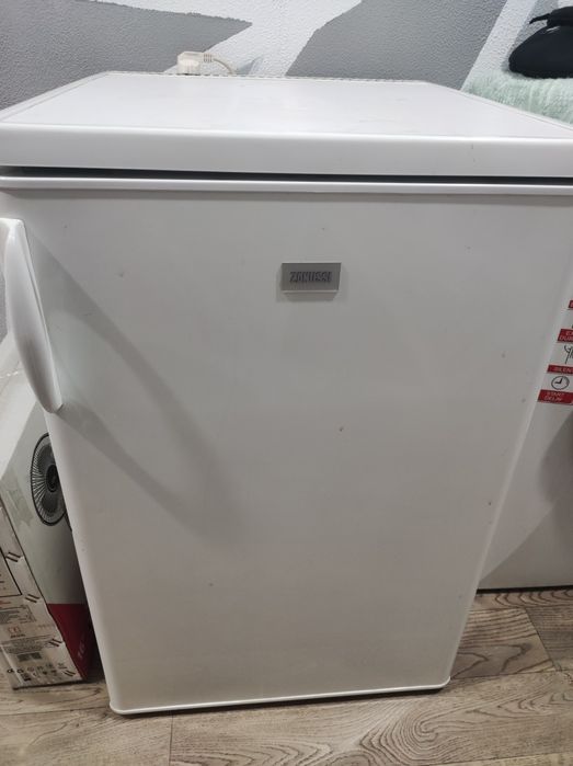 Холодильник Zanussi ZRG314S TT150-4SW