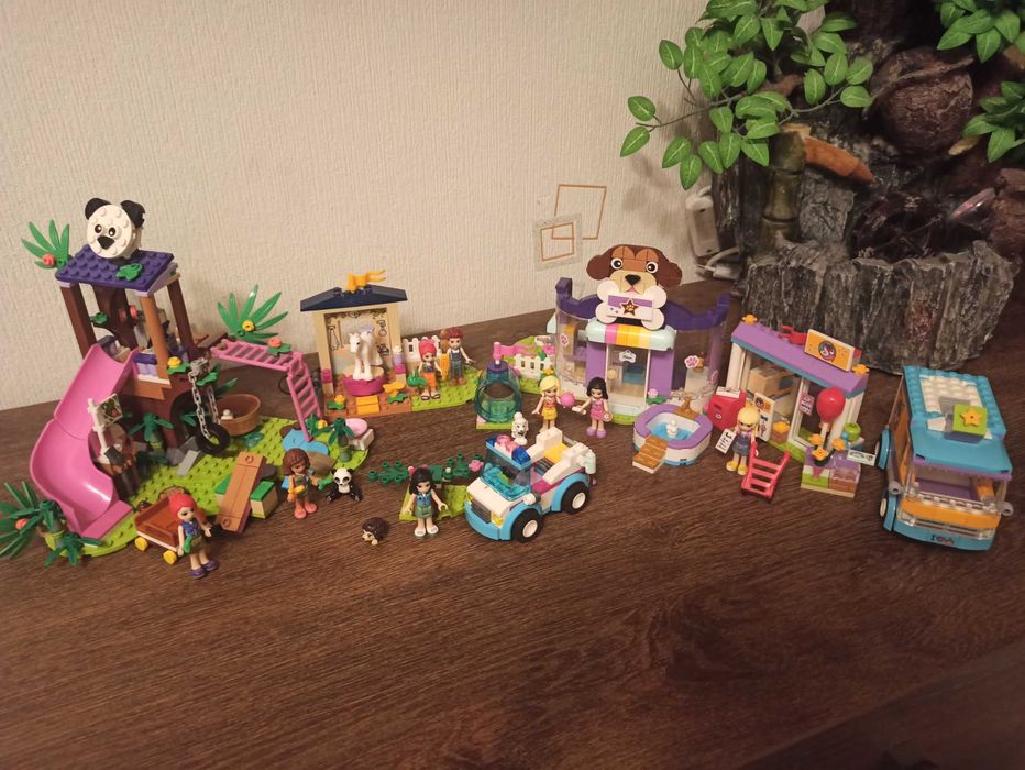 Б/В Конструктор Lego Friends