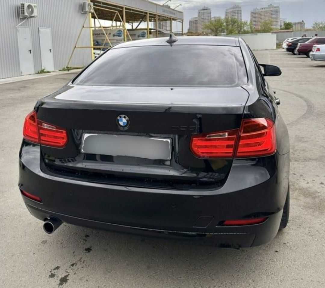 Bmw 320i 2.0 AT 2013