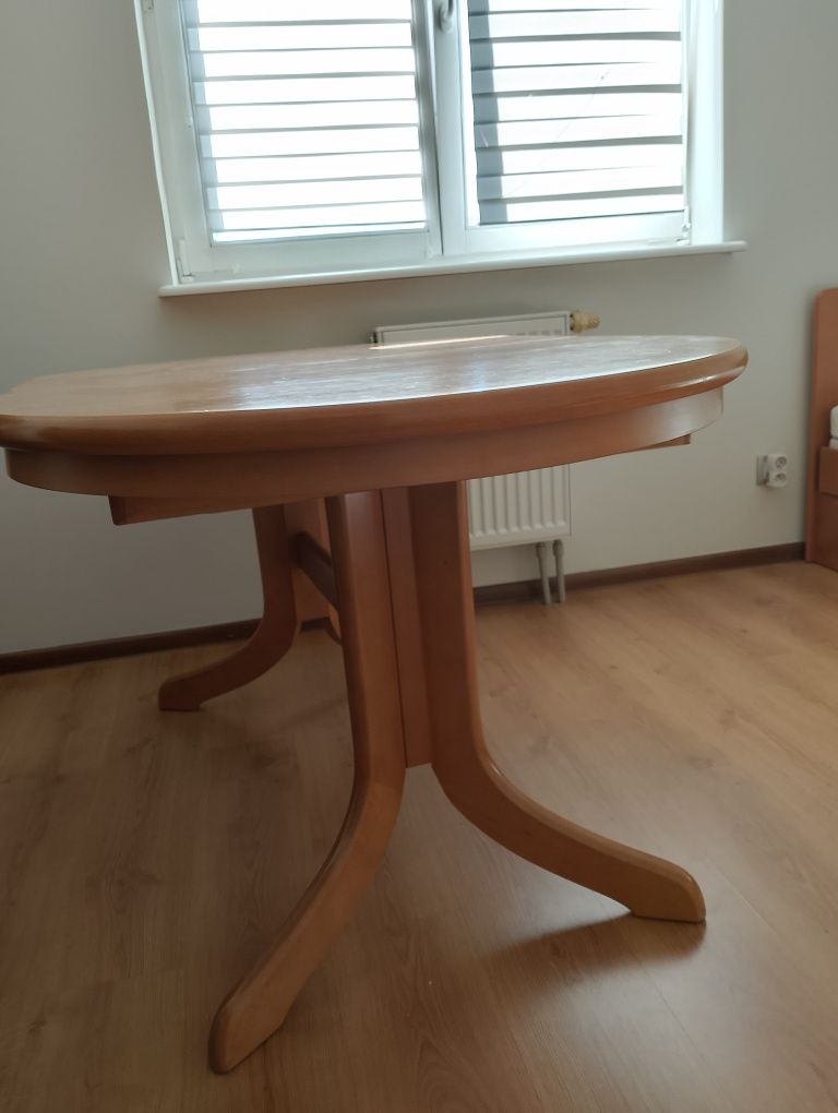Stół drewniany z 6 krzesłami