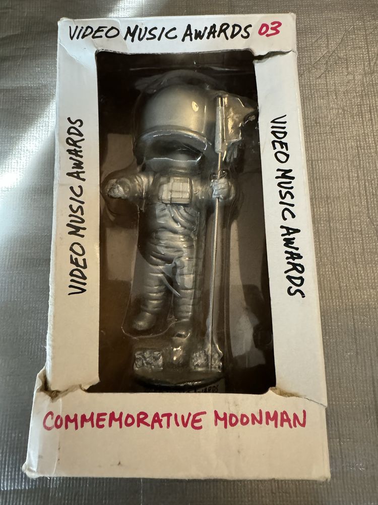 2003 MTV Video Music Awards Commemorative Moonman (Original)