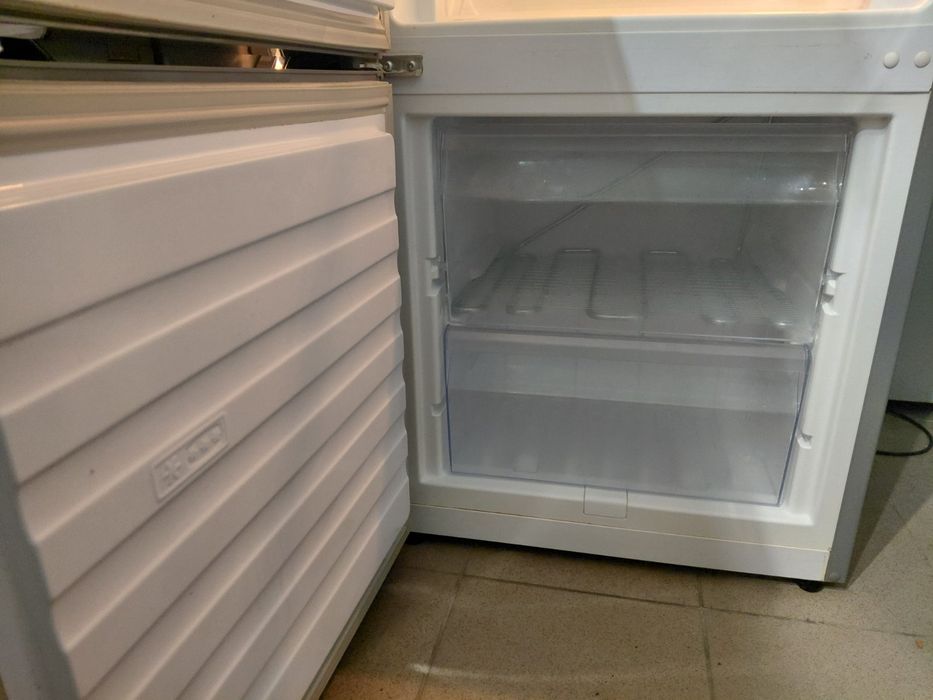 Холодильник Whirlpool