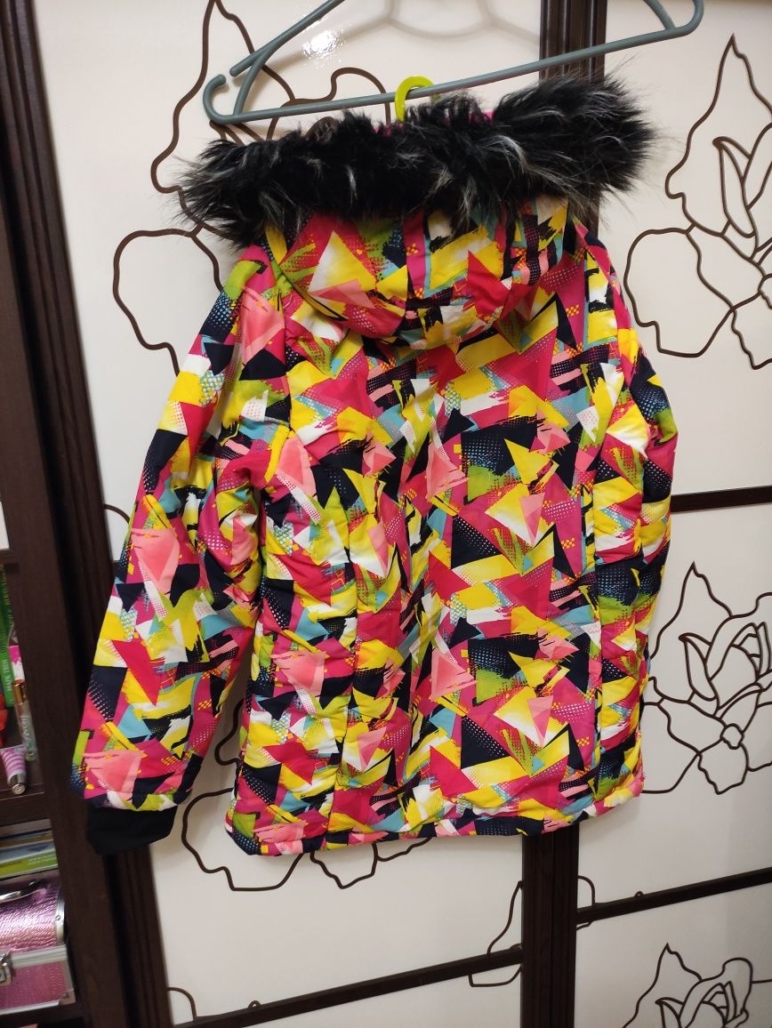 Зимова куртка Walkiki на 9-10 років.