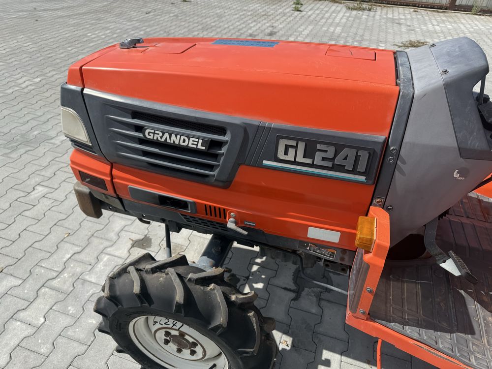 Японський трактор Kubota GL241