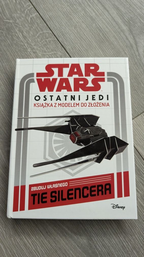 Star Wars Ostatni Jedi - książka z modelem do złożenia