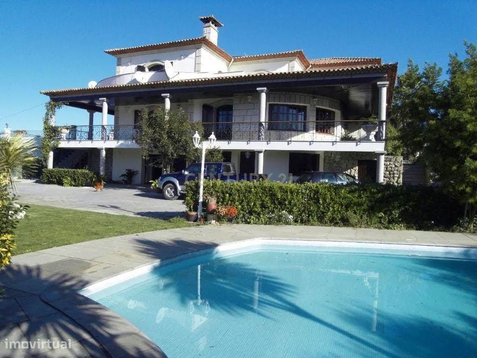 Moradia espectacular T8 em Forjães com 782 m2 constrúido e 4560 m2 de