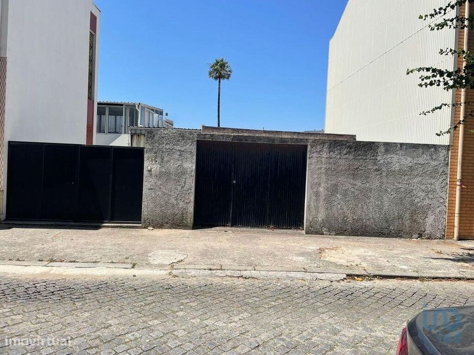 Terreno em Espinho de 150,00 m2