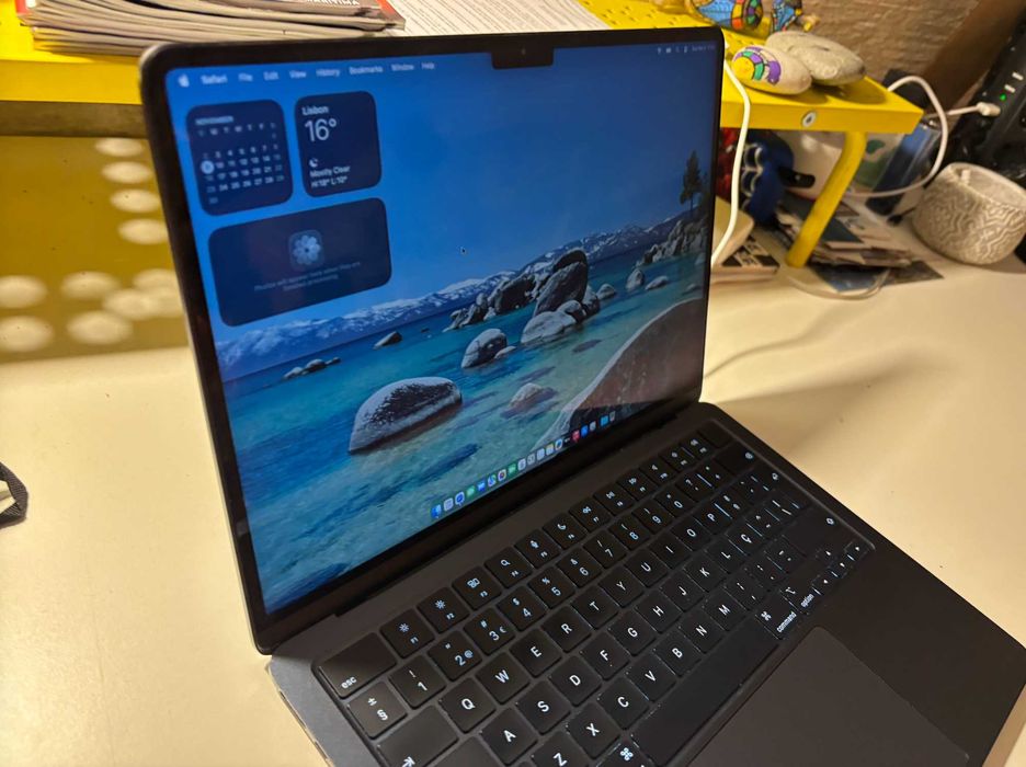 MacBook Air M3 2024 • 250GB • 8GB RAM • Seguro valido até 2027