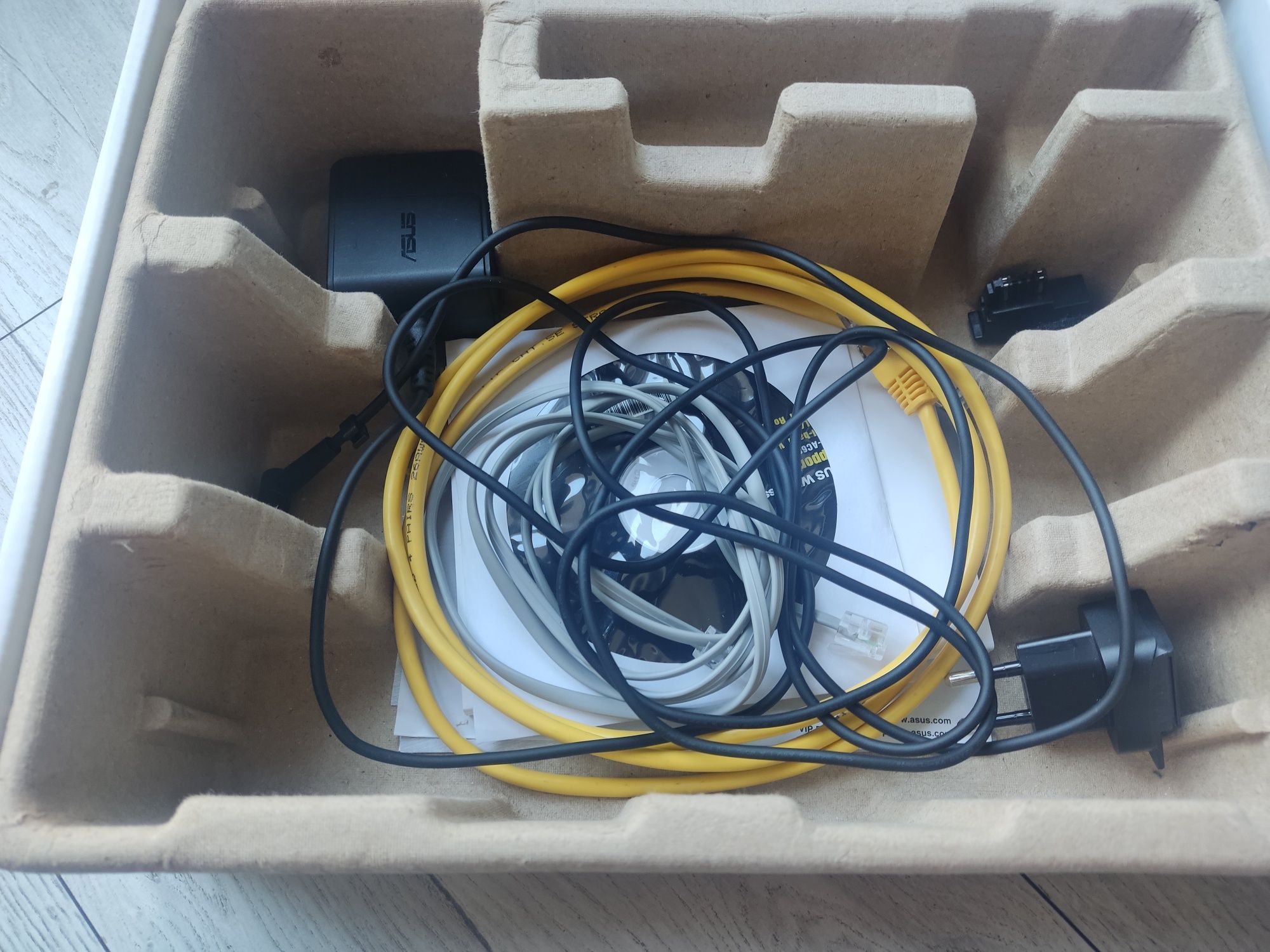 Asus DSL-AC68U  modem router
