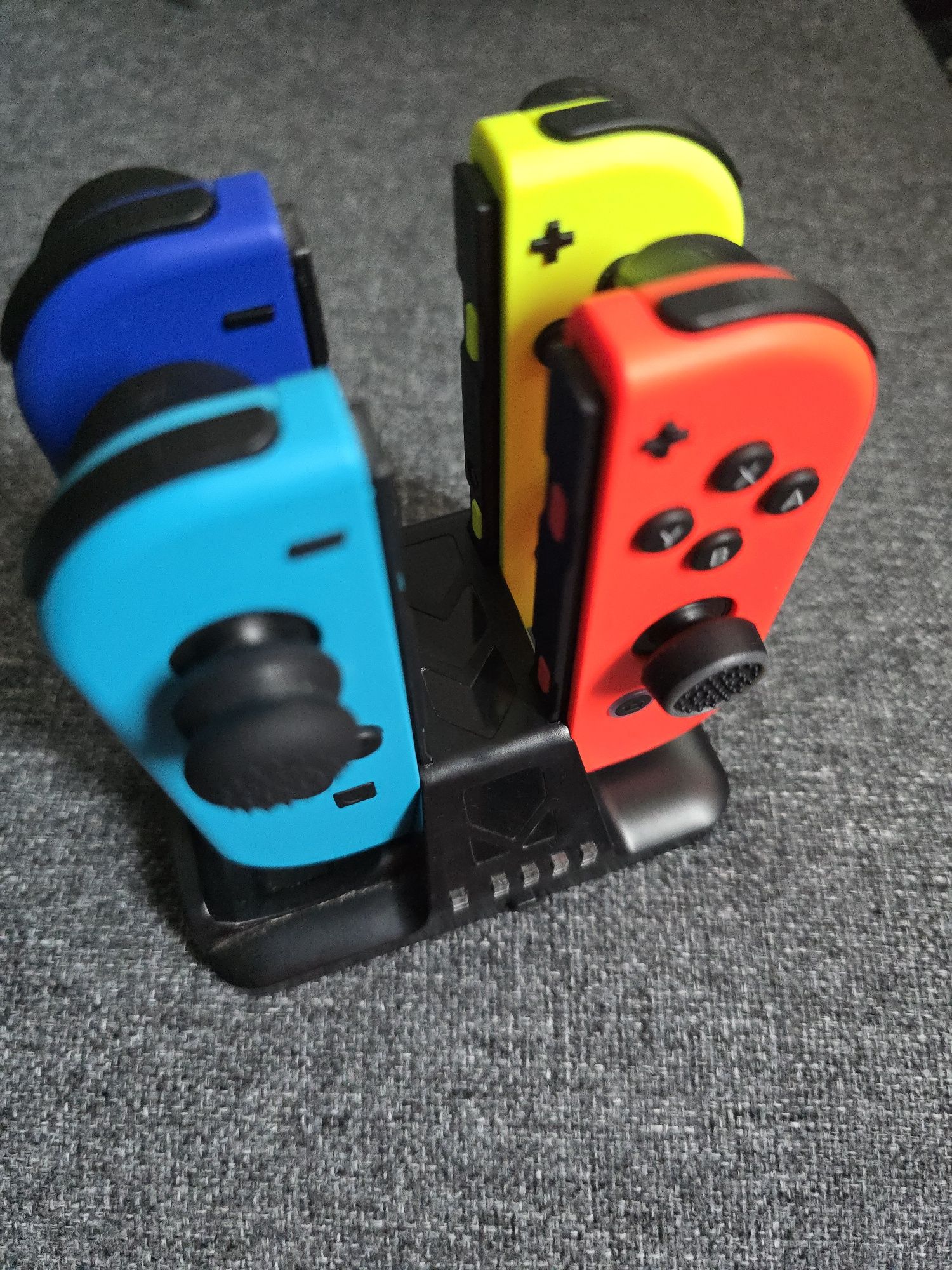 Nintendo switch com 4 joy-cons + acessórios + 5 jogos - impecável