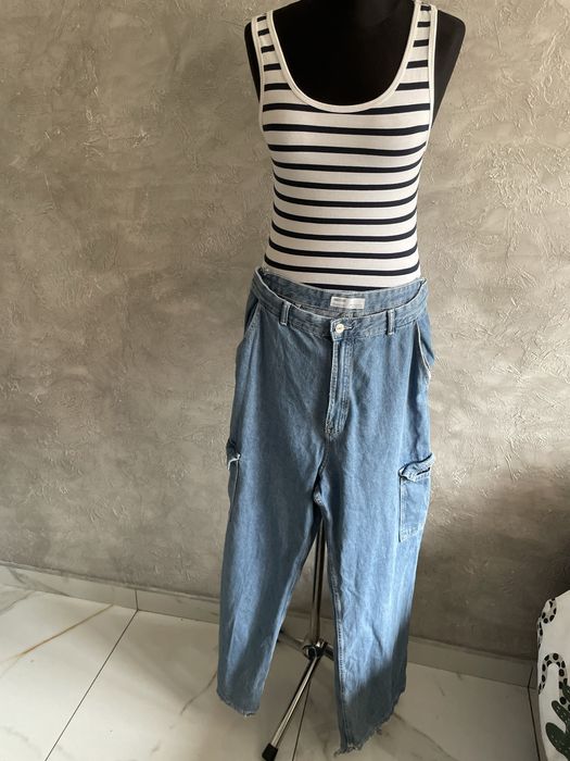 Damskie bojówki jeansowe  Bershka rozmiar 40