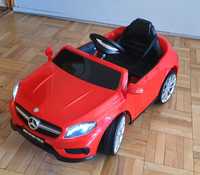 Samochód czerwony Mercedes GLA 45 AMG dla dzieci na akumulator